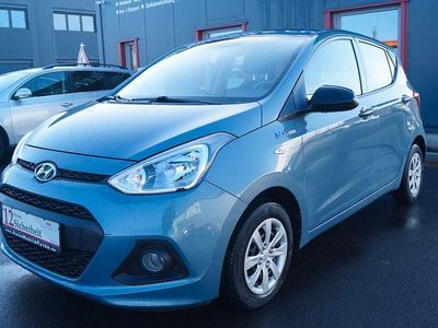 Gebraucht Hyundai i10 67 PS (49 kW) 2015 Blau Kleinwagen