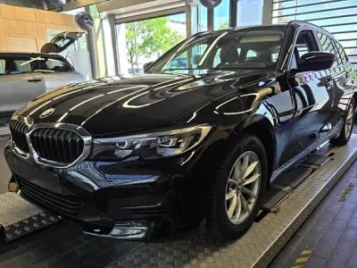 Gebraucht BMW 320 Sport Line 190 PS (139 kW) 2021 Schwarz Limousine