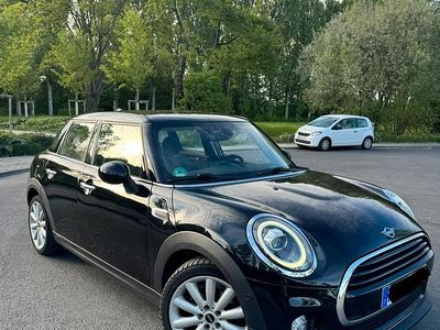 Begagnad Mini Cooper Chili 136 HK (100 kW) 2018 Svart Halvkombi