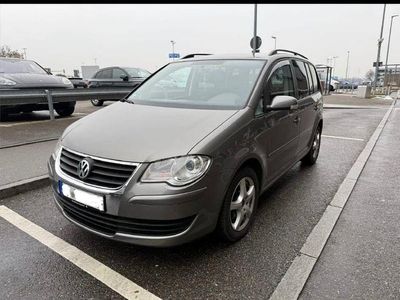 Gebraucht VW Touran Trendline 140 PS (102 kW) 2009 Grau Van / Kleinbus