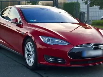 Gebraucht Tesla Model S 309 kW (421 PS) 2015 Rot Kleinwagen