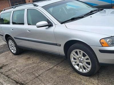 Usado Volvo V70 210 HP (154 kW) 2004 Prateado Carrinha