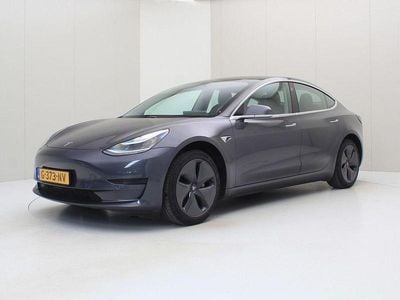 Usado Tesla Model 3 Standard Range 225 kW (306 HP) 2019 Cinzento Sedan