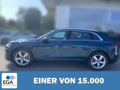 Gebraucht Audi e-tron Advanced 300 kW (408 PS) 2022 Blau metallic SUV