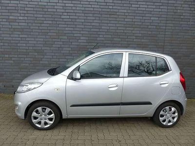 Gebraucht Hyundai i10 Style 86 PS (63 kW) 2013 Silber Kleinwagen
