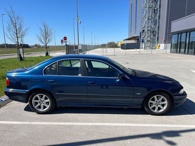 BMW 523