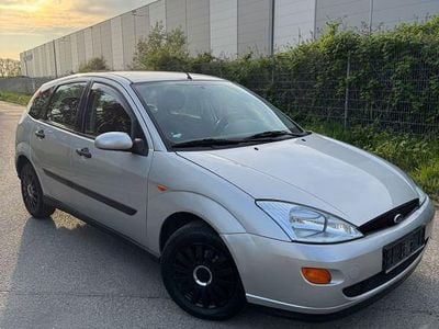 Usata Ford Focus Trend 75 CV (55 kW) 2001 Argento Berlina