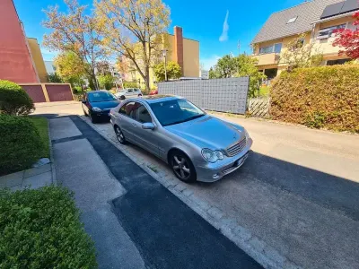 Second-hand Mercedes C320 224 CP (164 kW) 2004 Argintiu Berlinǎ