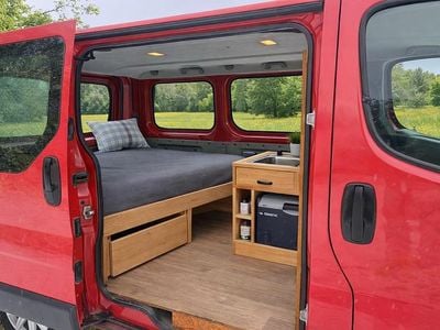 Gebraucht Renault Trafic 90 PS (66 kW) 2010 Rot Van / Kleinbus