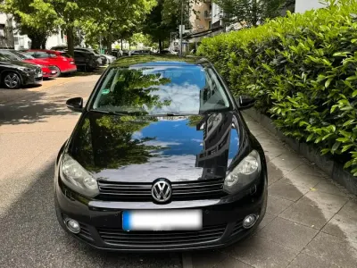 Gebraucht VW Golf VI Team 122 PS (89 kW) 2010 Schwarz Kleinwagen
