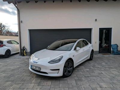 Weiß Gebraucht 2020 Tesla Model 3 Standard Range Plus Limousine | 19.980 € (Fairer Preis)