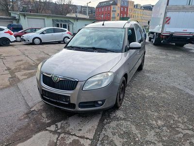 Gebraucht Skoda Roomster 86 PS (63 kW) 2009 Braun Van / Kleinbus