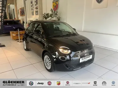 Gebraucht Fiat 500e Basis 86 kW (118 PS) 2023 Schwarz Kleinwagen