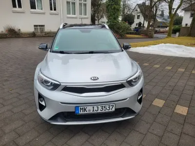 Usata Kia Stonic Vision 120 CV (88 kW) 2018 Argento SUV