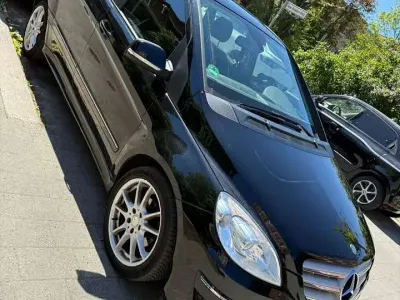 Używany Mercedes B170 116 KM (85 kW) 2009 Minivan