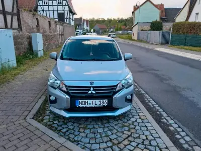 Begagnad Mitsubishi Space Star 72 HK (52 kW) 2021 Silver Halvkombi