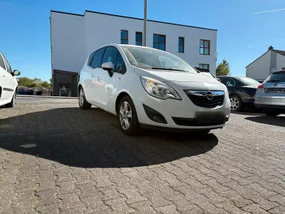 Second-hand Opel Meriva 101 CP (74 kW) 2011 Alb Monovolum