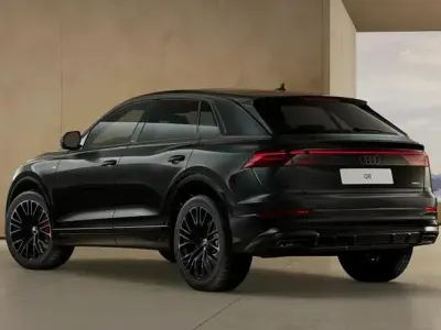 Neu Audi Q8 S-Line 286 PS (210 kW) 2026 Mythosschwarz metallic mythosschwarz metallic SUV