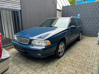 Używany Volvo V70 144 KM (105 kW) 1998 Niebieski Kombi