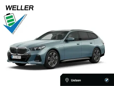 Gebraucht BMW 550e M Sport 489 PS (359 kW) 2025 Grün Limousine