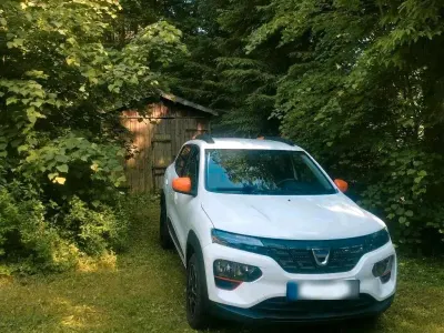 Używany Dacia Spring Comfort Plus 33 kW (45 KM) 2021 Biały Hatchback