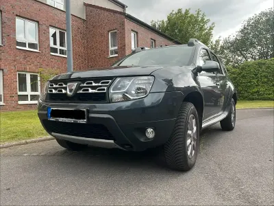 Gebraucht Dacia Duster Lauréate 125 PS (91 kW) 2017 Grau SUV