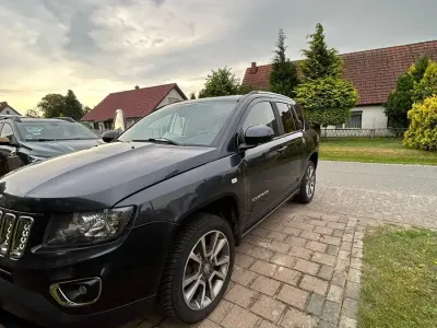 Gebraucht Jeep Compass Limited 163 PS (119 kW) 2014 Schwarz SUV
