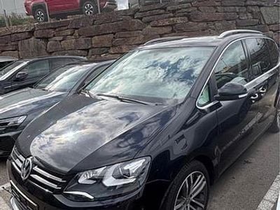 Second-hand VW Sharan 170 CP (125 kW) 2012 Negru Monovolum