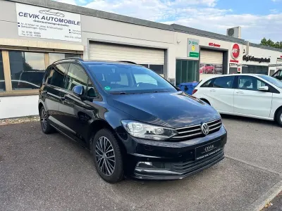 Gebraucht VW Touran Comfortline 150 PS (110 kW) 2018 Schwarz Van / Kleinbus