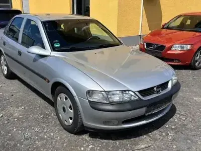 Gebraucht Opel Vectra Comfort 116 PS (85 kW) 1998 Other Limousine
