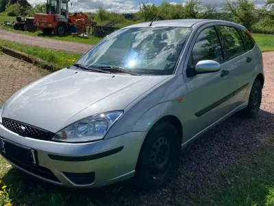 Second-hand Ford Focus 100 CP (73 kW) 2004 Argintiu Berlinǎ