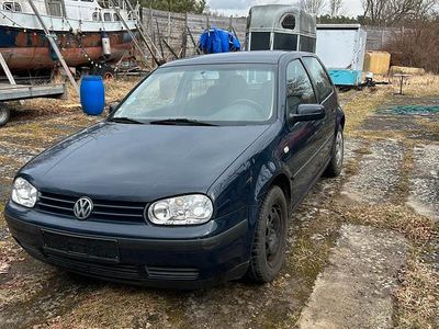 Gebraucht VW Golf IV 75 PS (55 kW) 2002 Blau Kleinwagen