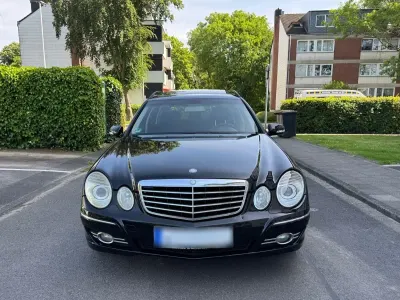 Gebraucht Mercedes E200 Elegance 136 PS (100 kW) 2009 Schwarz Kombi