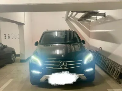 Gebraucht Mercedes ML350 258 PS (189 kW) 2013 Schwarz SUV
