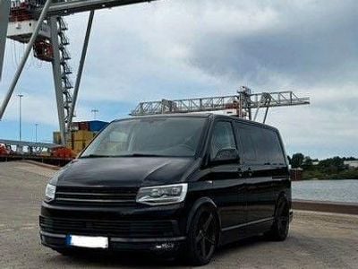 Second-hand VW T6 Highline 235 CP (172 kW) 2017 Negru Van