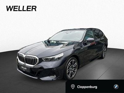 Carbonschwarz (schwarz) Gebraucht 2024 BMW 520 M Sport Kombi | 46.299 € (Guter Preis)