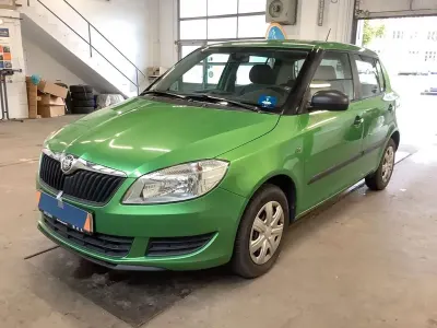 Gebraucht Skoda Fabia Fresh 105 PS (77 kW) 2013 Grün Limousine