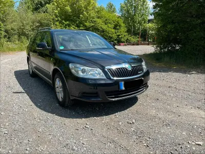 Gebraucht Skoda Octavia GreenLine 105 PS (77 kW) 2012 Schwarz Kombi