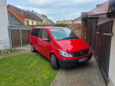 Gebraucht Mercedes Viano 170 PS (125 kW) 2026 Rot Van / Kleinbus