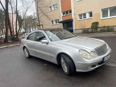 Gebraucht Mercedes E320 2004 Silber Limousine