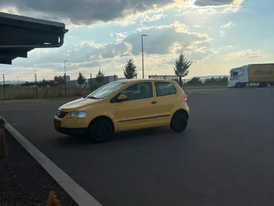 Gebraucht VW Fox 68 PS (50 kW) 2005 Gelb Kleinwagen
