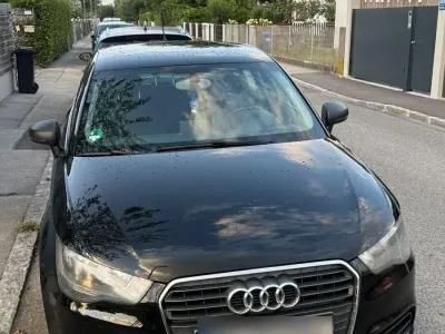 Gebraucht Audi A1 Sportback Attraction 86 PS (63 kW) 2013 Schwarz Kleinwagen