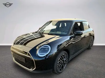 Gebraucht Mini Cooper SE Favoured 160 kW (218 PS) 2025 Schwarz Kleinwagen
