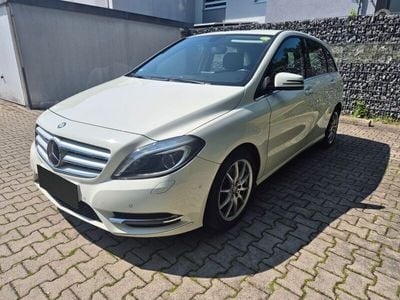 Mercedes B200