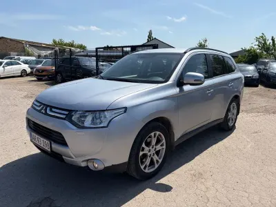 Używany Mitsubishi Outlander 150 KM (110 kW) 2014 Srebrny SUV