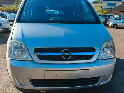 Gebraucht Opel Meriva 101 PS (74 kW) 2004 Silber Van / Kleinbus