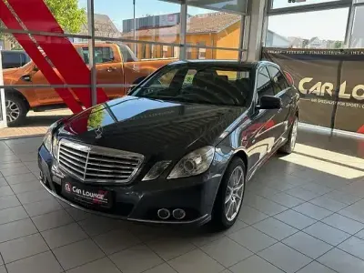 Gebraucht Mercedes E200 Elegance 136 PS (100 kW) 2010 Grau Limousine