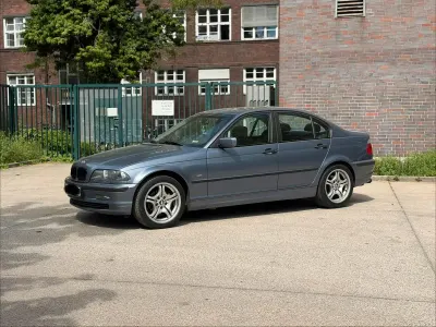 Gebraucht BMW 318 118 PS (86 kW) 1999 Blau Limousine