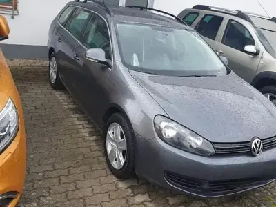 Gebraucht VW Golf VI Comfortline 122 PS (89 kW) 2010 Grau Kleinwagen
