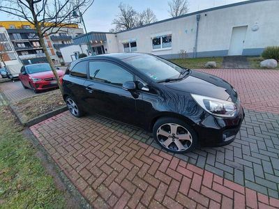 Gebraucht Kia Rio Edition 7 109 PS (80 kW) 2013 Schwarz Limousine
